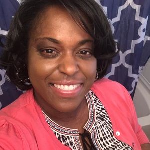 Meet your Posher, Dee